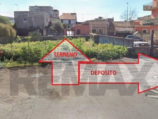 Locale Commerciale in vendita a Monte Po-Nesima-San Leone-Rapisardi, Catania