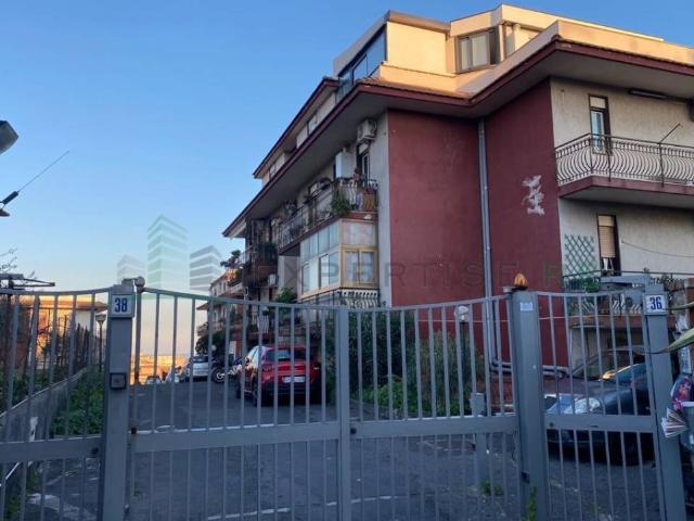 Locale Commerciale in vendita a Monte Po-Nesima-San Leone-Rapisardi, Catania