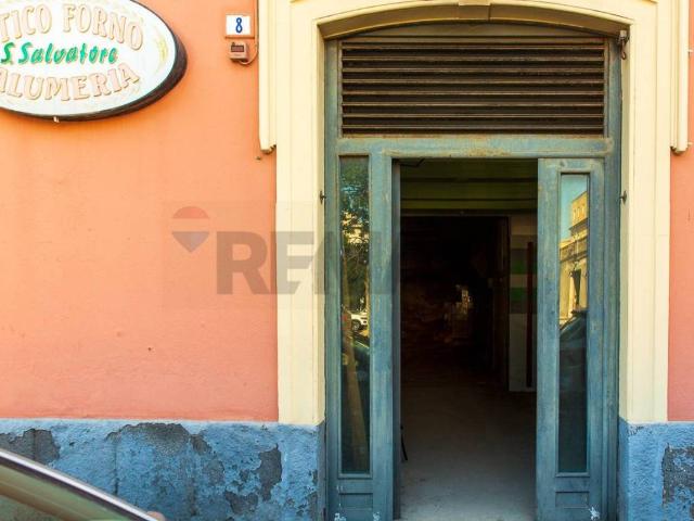 Locale Commerciale in vendita a Borgo-Sanzio, Catania