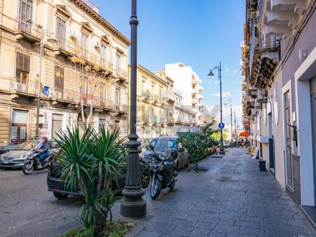 Locale Commerciale in vendita a Centro storico, Catania