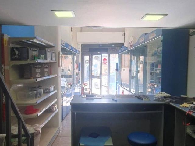 Locale Commerciale in vendita a San Giovanni Galermo-Trappeto-Cibali, Catania