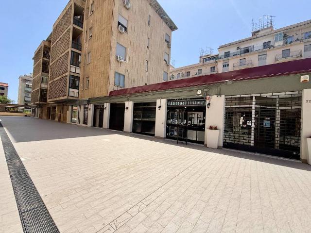 Locale Commerciale in vendita a Borgo-Sanzio, Catania