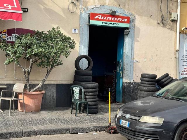 Locale Commerciale in vendita a Centro storico, Catania