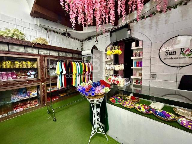 Locale Commerciale in vendita a Borgo-Sanzio, Catania