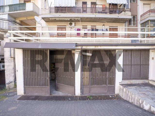 Locale Commerciale in vendita a Monte Po-Nesima-San Leone-Rapisardi, Catania