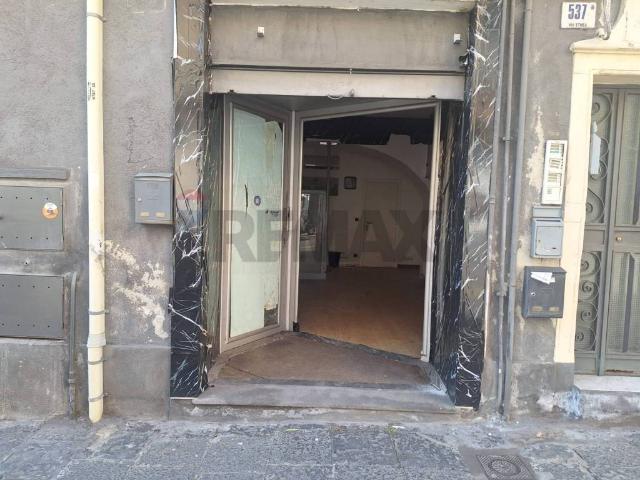 Locale Commerciale in vendita a Borgo-Sanzio, Catania