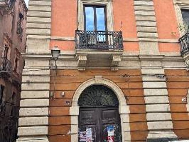 Locale Commerciale in vendita a Centro storico, Catania