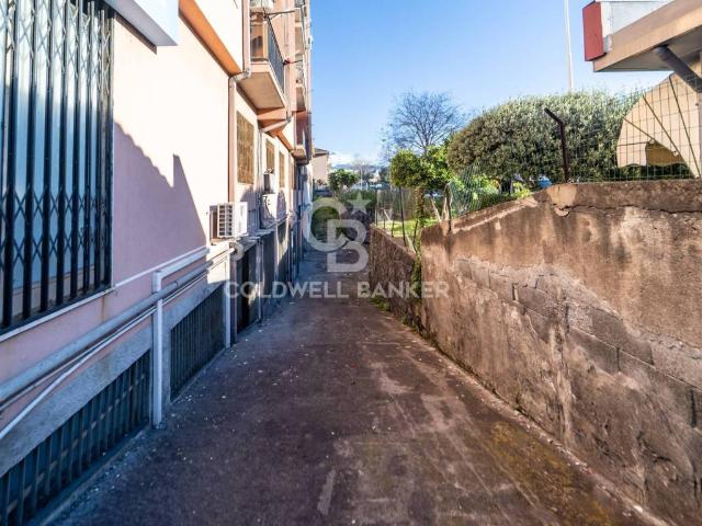 Locale Commerciale in vendita a Monte Po-Nesima-San Leone-Rapisardi, Catania