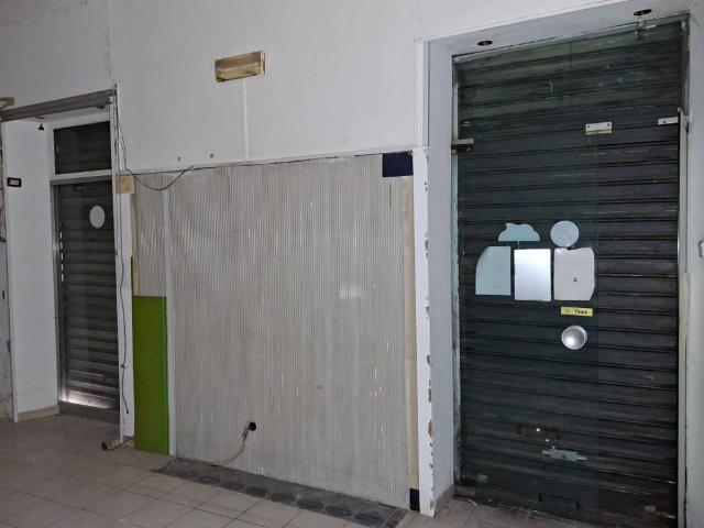 Locale Commerciale in vendita a Monte Po-Nesima-San Leone-Rapisardi, Catania