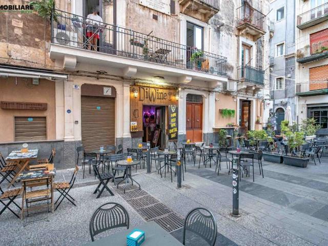 Locale Commerciale in vendita a Centro storico, Catania