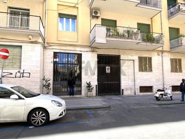 Locale Commerciale in vendita a Centro storico, Catania