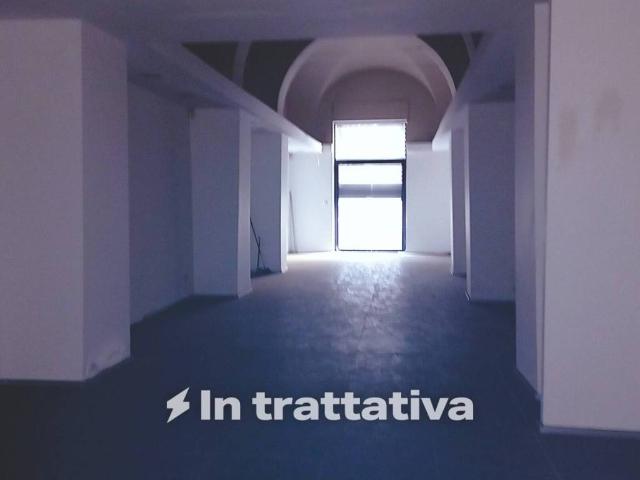 Locale Commerciale in vendita a Picanello-Ognina-Barriera-Canalicchio, Catania