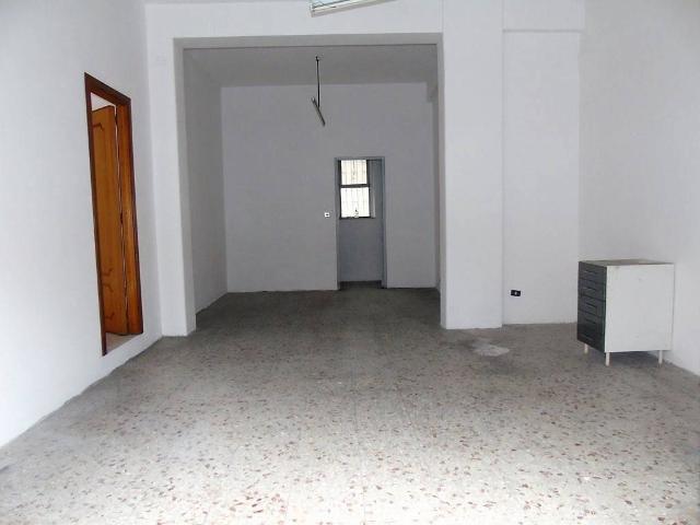 Locale Commerciale in vendita a Picanello-Ognina-Barriera-Canalicchio, Catania
