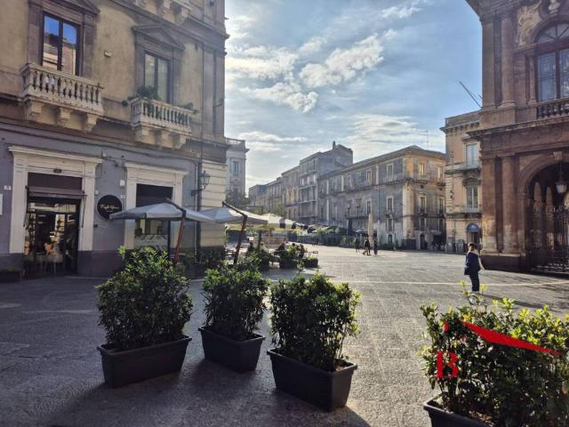 Locale Commerciale in vendita a Centro storico, Catania