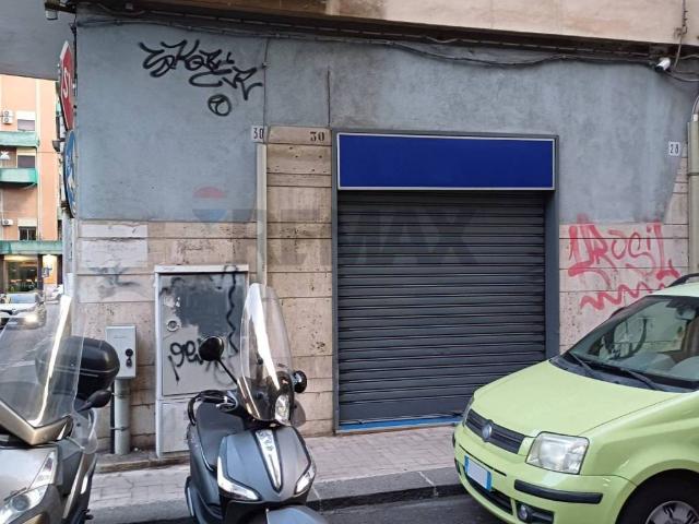 Locale Commerciale in vendita a Borgo-Sanzio, Catania