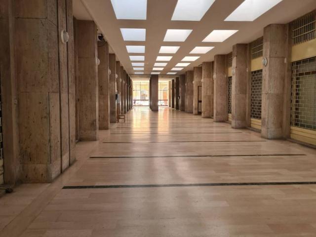 Locale Commerciale in vendita a Picanello-Ognina-Barriera-Canalicchio, Catania