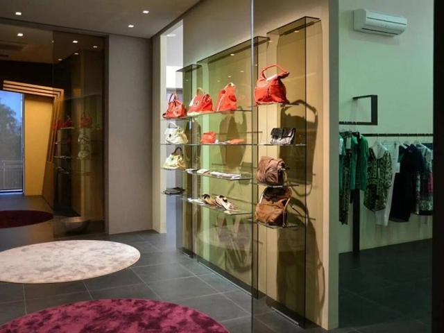 Locale Commerciale in vendita a Borgo-Sanzio, Catania
