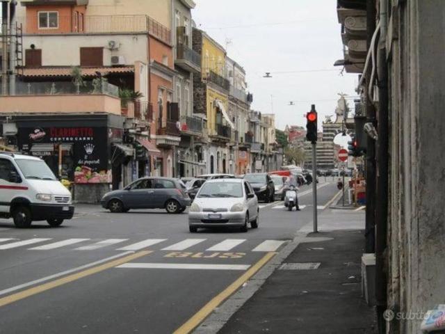 Locale Commerciale in vendita a Monte Po-Nesima-San Leone-Rapisardi, Catania