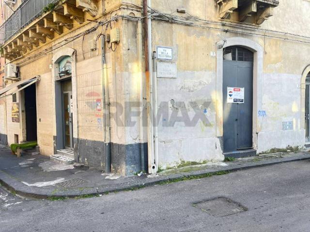 Locale Commerciale in vendita a Picanello-Ognina-Barriera-Canalicchio, Catania