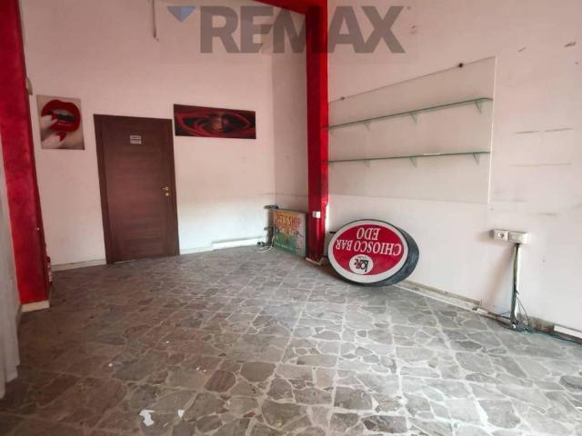 Locale Commerciale in vendita a Borgo-Sanzio, Catania