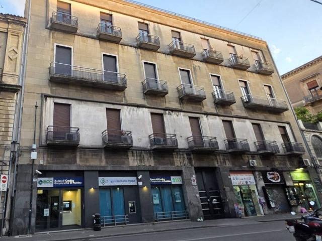 Locale Commerciale in vendita a Borgo-Sanzio, Catania