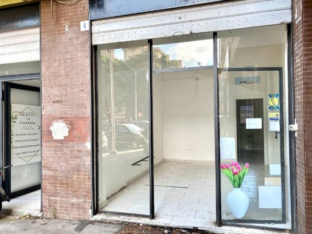 Locale Commerciale in vendita a Picanello-Ognina-Barriera-Canalicchio, Catania