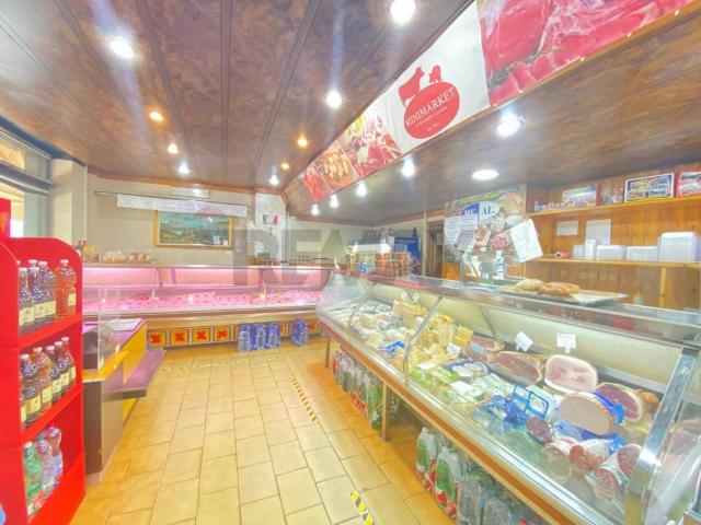 Locale Commerciale in vendita a Borgo-Sanzio, Catania