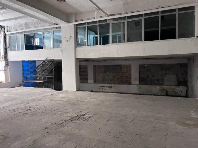 Locale Commerciale in vendita a Picanello-Ognina-Barriera-Canalicchio, Catania