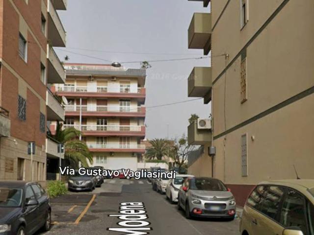 Locale Commerciale in vendita a Borgo-Sanzio, Catania