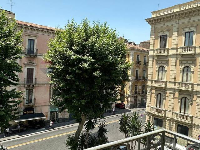 Palazzo in vendita a Borgo-Sanzio, Catania