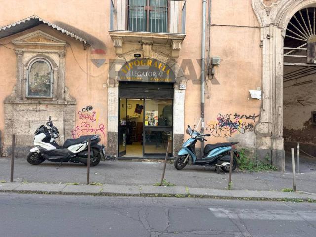 Locale Commerciale in vendita a Centro storico, Catania