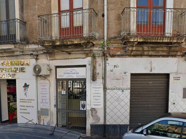 Locale Commerciale in vendita a Centro storico, Catania