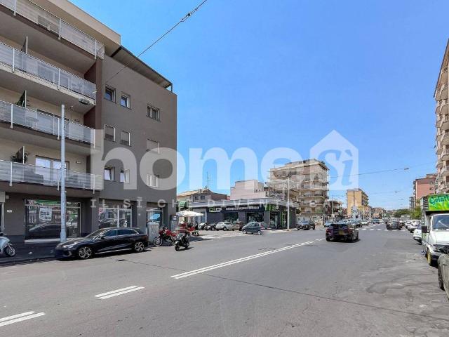 Locale Commerciale in vendita a Monte Po-Nesima-San Leone-Rapisardi, Catania