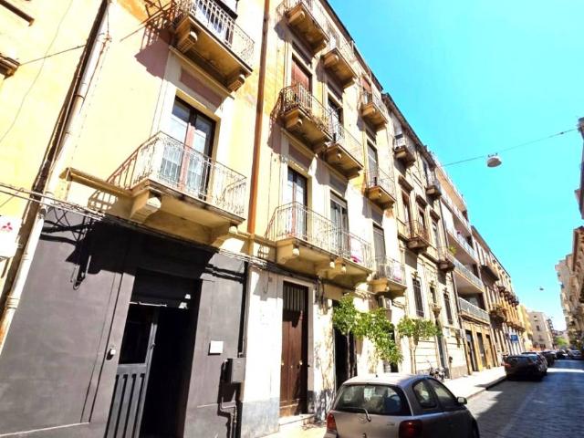 Locale Commerciale in vendita a Borgo-Sanzio, Catania
