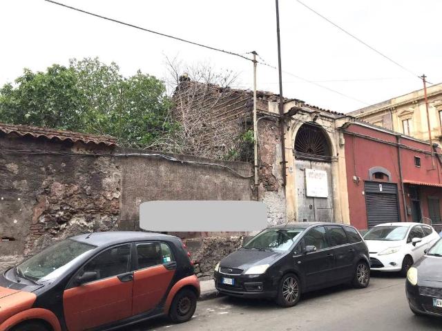 Locale Commerciale in vendita a Centro storico, Catania