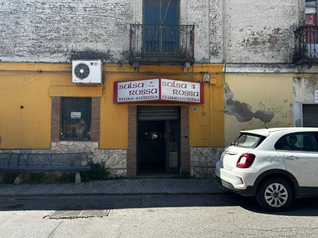 Locale Commerciale in vendita a Santa Maria, Calabria