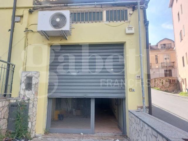 Locale Commerciale in vendita a Pontegrande, Calabria