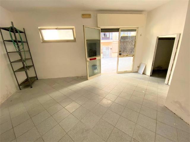 Locale Commerciale in vendita a Siano, Calabria