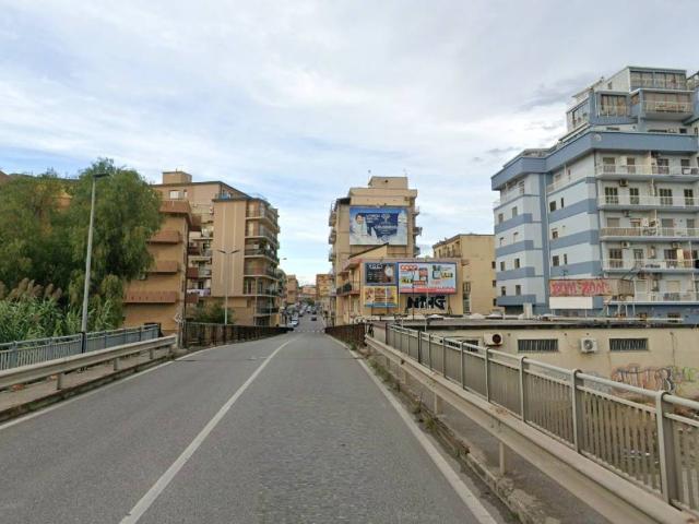 Locale Commerciale in vendita a Calabria, Catanzaro