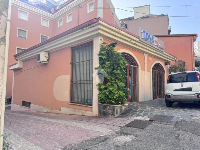 Locale Commerciale in vendita a Pontepiccolo, Calabria