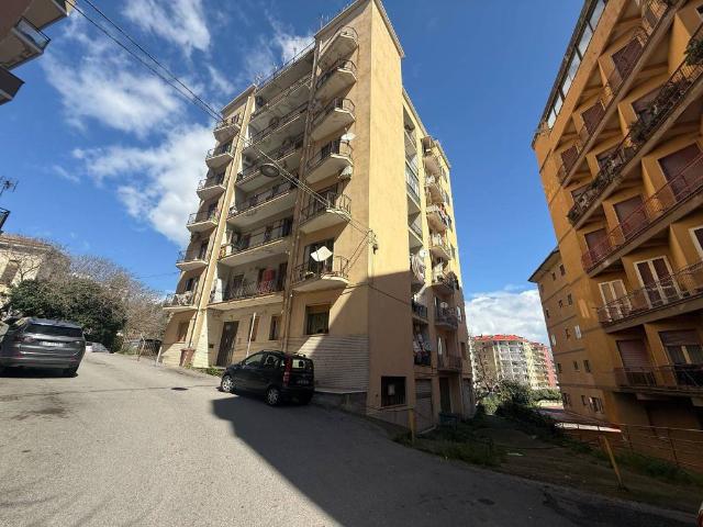 Locale Commerciale in vendita a Pontepiccolo, Calabria