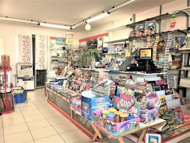 Locale Commerciale in vendita a Cattolica, Reggio Emilia