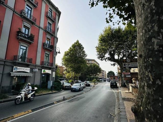 Locale Commerciale in vendita a Pregiato, Cava de' Tirreni