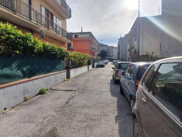 Locale Commerciale in vendita a San Lorenzo, Cava de' Tirreni