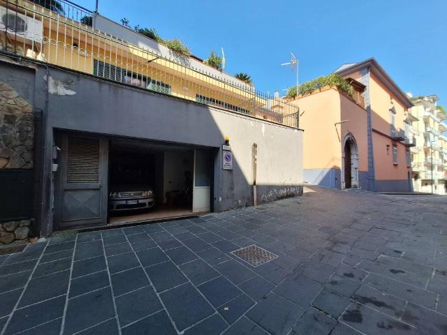Locale Commerciale in vendita a Pianesi, Cava De' Tirreni