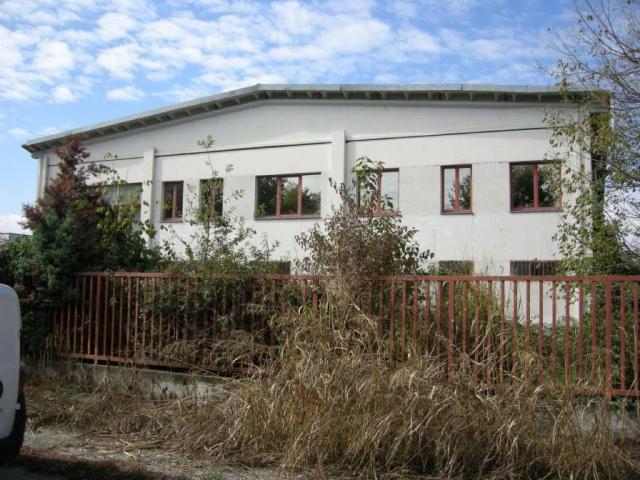 Locale Commerciale in vendita a Piemonte, Biella