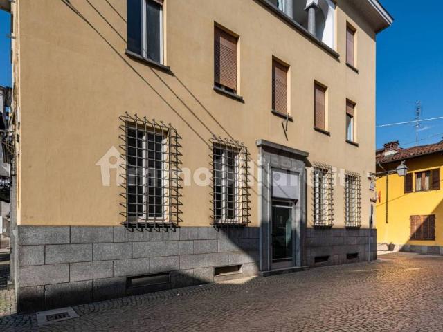 Locale Commerciale in vendita a Piemonte, Cuneo