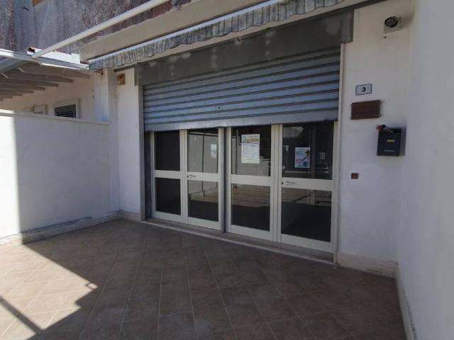 Locale Commerciale in vendita a Puglia, Lecce