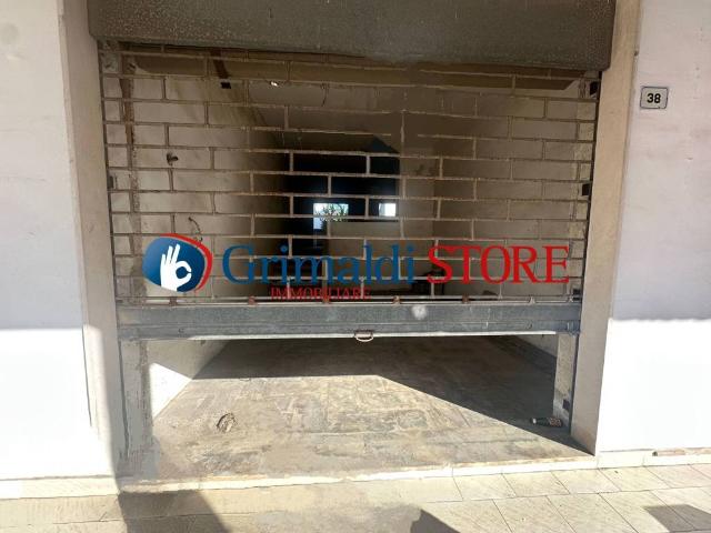 Locale Commerciale in vendita a Puglia, Lecce