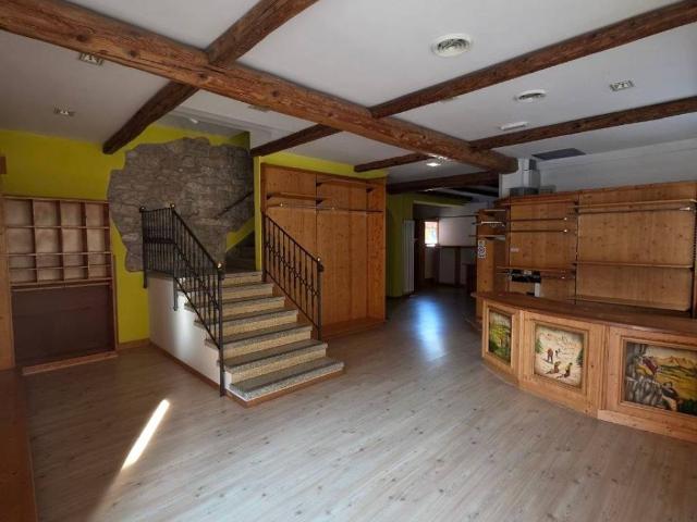 Villa Indipendente in vendita a Cavareno, Provincia di Trento
